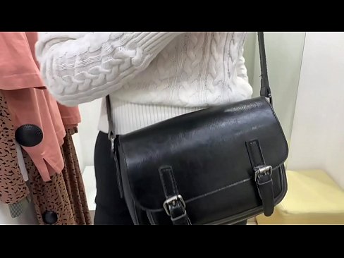 ❤️ Masturbazione pubblica della giovane cagna FeralBerry con un dildo nel camerino ❤❌ Pornoal it.punkbass.ru